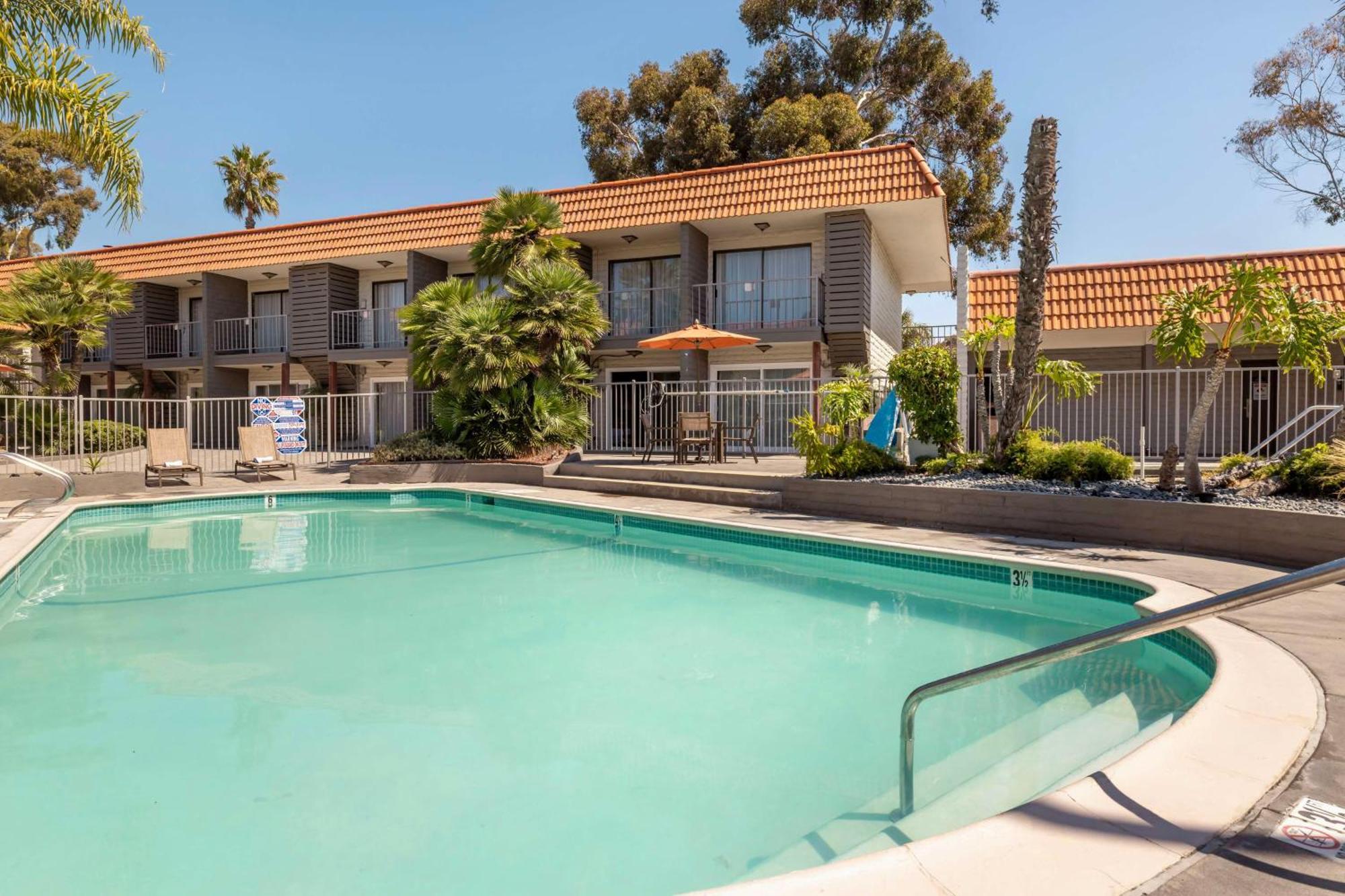 Best Western Oceanside Inn Екстериор снимка